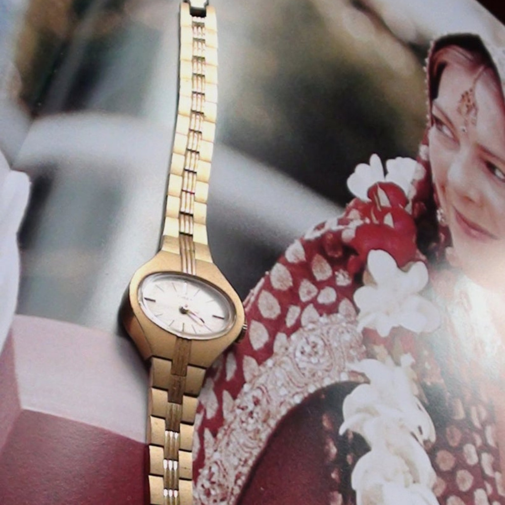 Retro Timex Women Made in England working Gold Tone Working Genuine Vintage